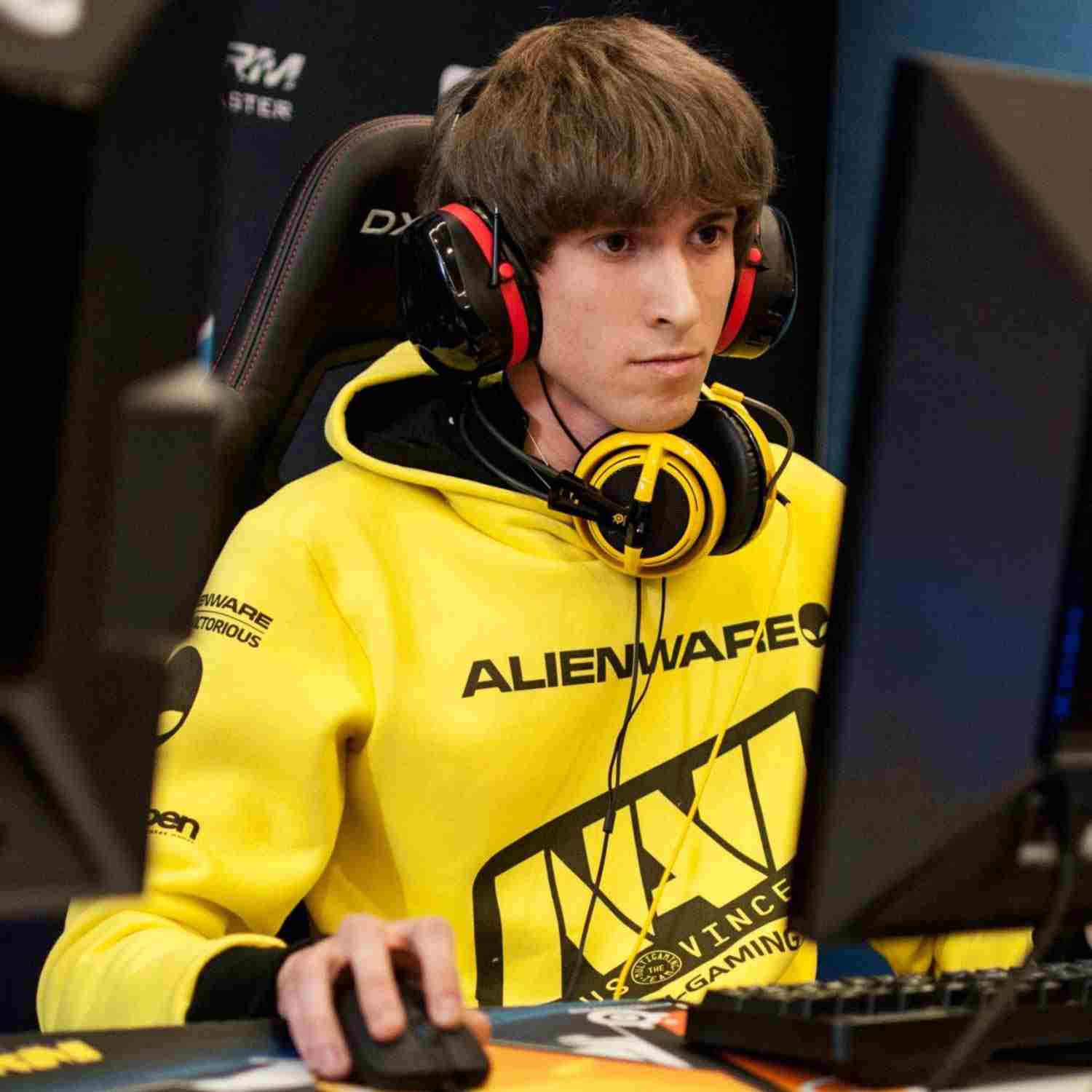 Dendi empieza streams en plataforma Kick tras auspicio a B8